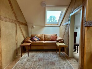 Fireplace - Alter Lindenhof Gnissau – Spacious Apartment in Historic Country House (Ahrensbök)