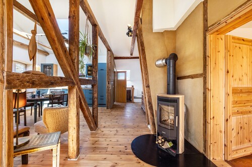 Alter Lindenhof Gnissau – Spacious Apartment in Historic Country House