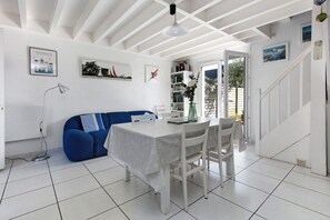 Dining - Holiday Home "Les Guillemots" Near the Beach with Enclosed Garden (La Turballe)