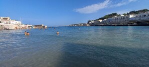 Beach nearby - Vacation Home 'Vacanza Alle 4 Colonne - 2' with Balcony, Wi-Fi and Air Conditioning (Santa Maria al Bagno)