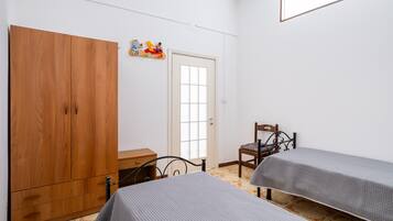 2 bedrooms, WiFi, bed sheets