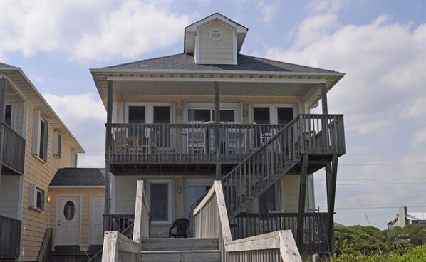 Exterior - Tax Breakers Oceanfront 4-Bedroom Home in Surf City, perfect for family (Surf City)