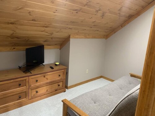 Fence Lake Condo #10 - Docking, Wifi, Beach