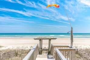 Beach - Time in a Bottle Oceanfront, Spacious 6 bedroom in Surf City! (Surf City)
