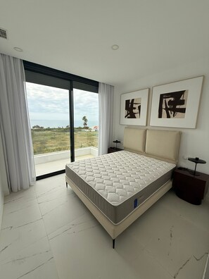 4 bedrooms, free WiFi, bed sheets