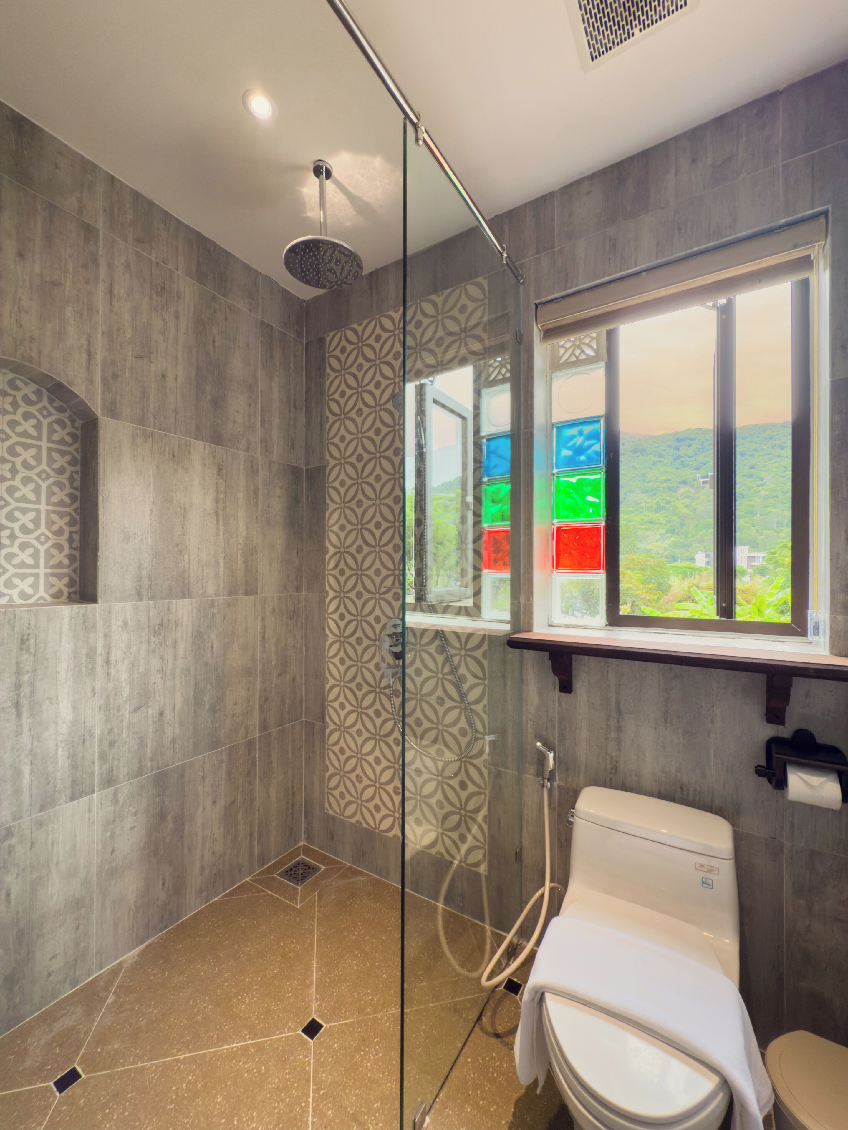 Suite estudio familiar, vistas a la montaña | Baño | Toallas