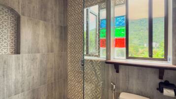 Suite estudio familiar, vistas a la montaña | Baño | Toallas