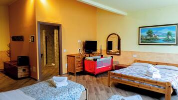 Family Quadruple Room | Free WiFi