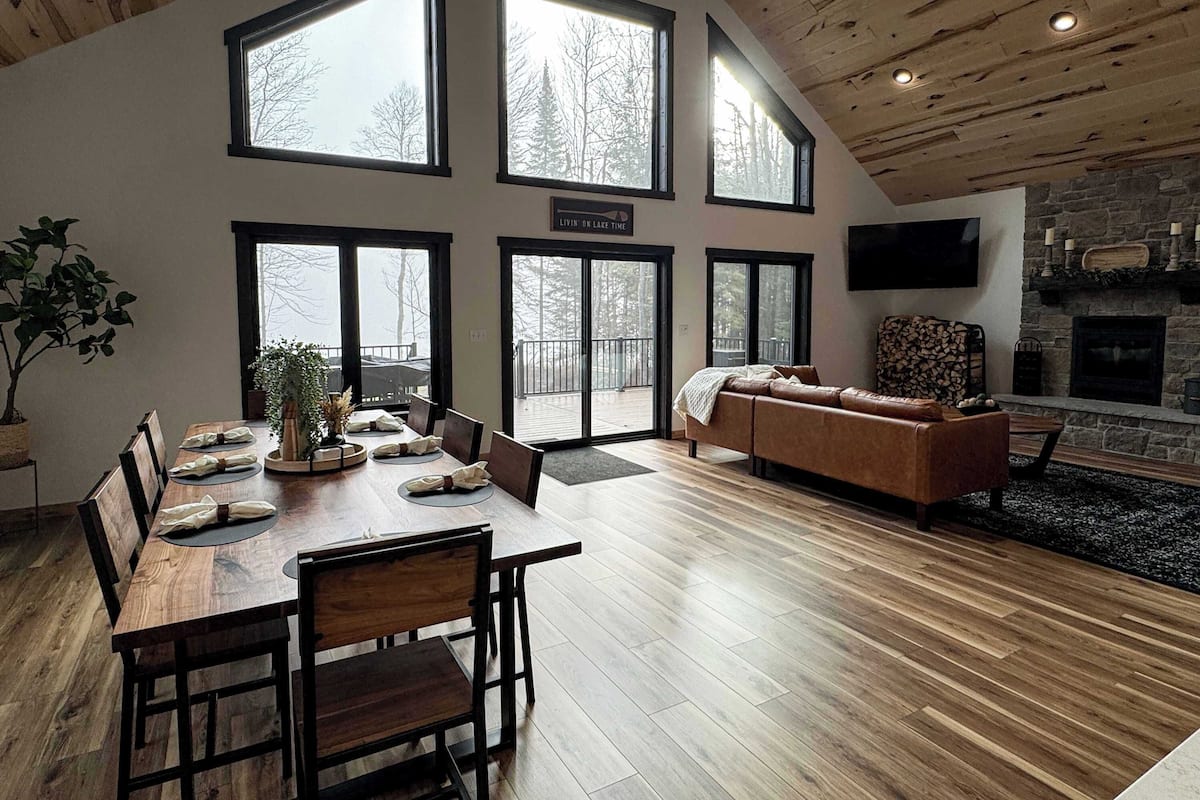 Talo, useita sänkyjä, patio (Woods + Water) | Sisätilat