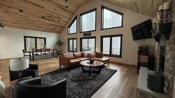 House, Multiple Beds, Patio (Woods + Water) | Living area