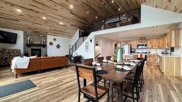 Rumah, Beberapa Tempat Tidur, patio (Woods + Water) | Tempat makan