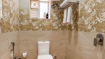 Deluxe Villa, Garden View | Bathroom