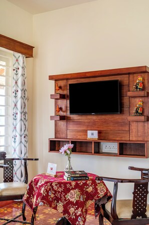 Deluxe Villa, Garden View | Interior - Alaya Stays Mihirikas Nirvana 5-BHK (Ooty)