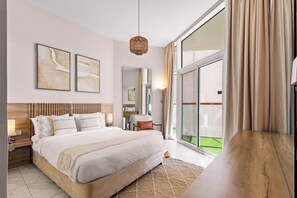 Căn hộ Cao cấp, ban công, quang cảnh thành phố | Két bảo mật tại phòng, màn/rèm cản sáng, bàn ủi/dụng cụ ủi quần áo 