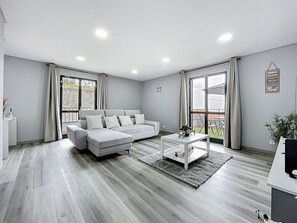 TV - StarFish Apartment by Atlantic Holiday (Calheta)
