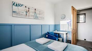 2 bedrooms, iron/ironing board, travel cot, WiFi