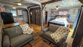 Studio, Multiple Beds, Kitchen, Garden View (Outback Shack) | Living area