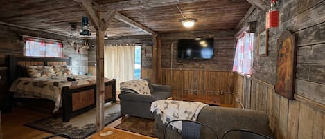 Studio, Multiple Beds, Kitchen, Garden View (Outback Shack) | Interior