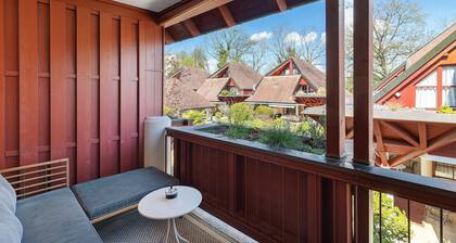 Charming Lakefront Apartment