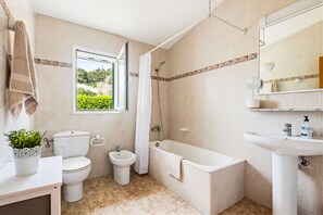 Hair dryer, towels - Villa Ca Mestre Rafel by Escape Home (Santo Tomas)