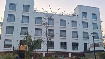 Deluxe Room, Garden View | Exterior