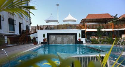 KING'SWAY HOTEL AND RESORT