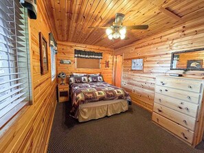 Cabin, nhiều giường, sân hiên (Bouchard - Pinewood) | 3 phòng ngủ, trang trí khác biệt 