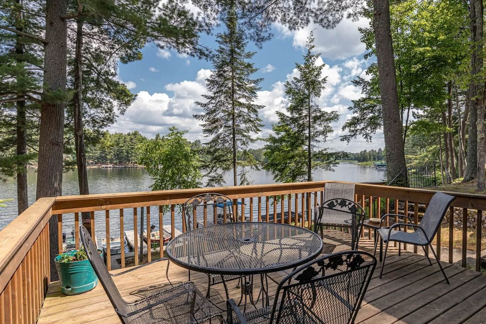 Pinewood - Bouchard Shores Resort - Hazelhurst, WI