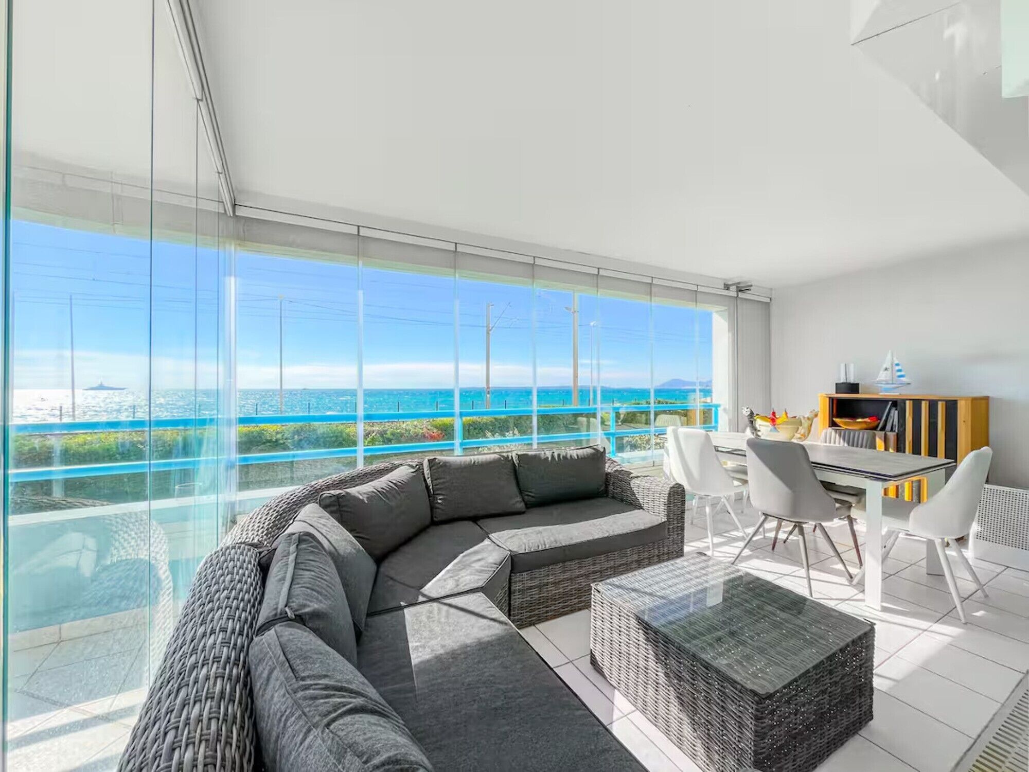 リビング エリア