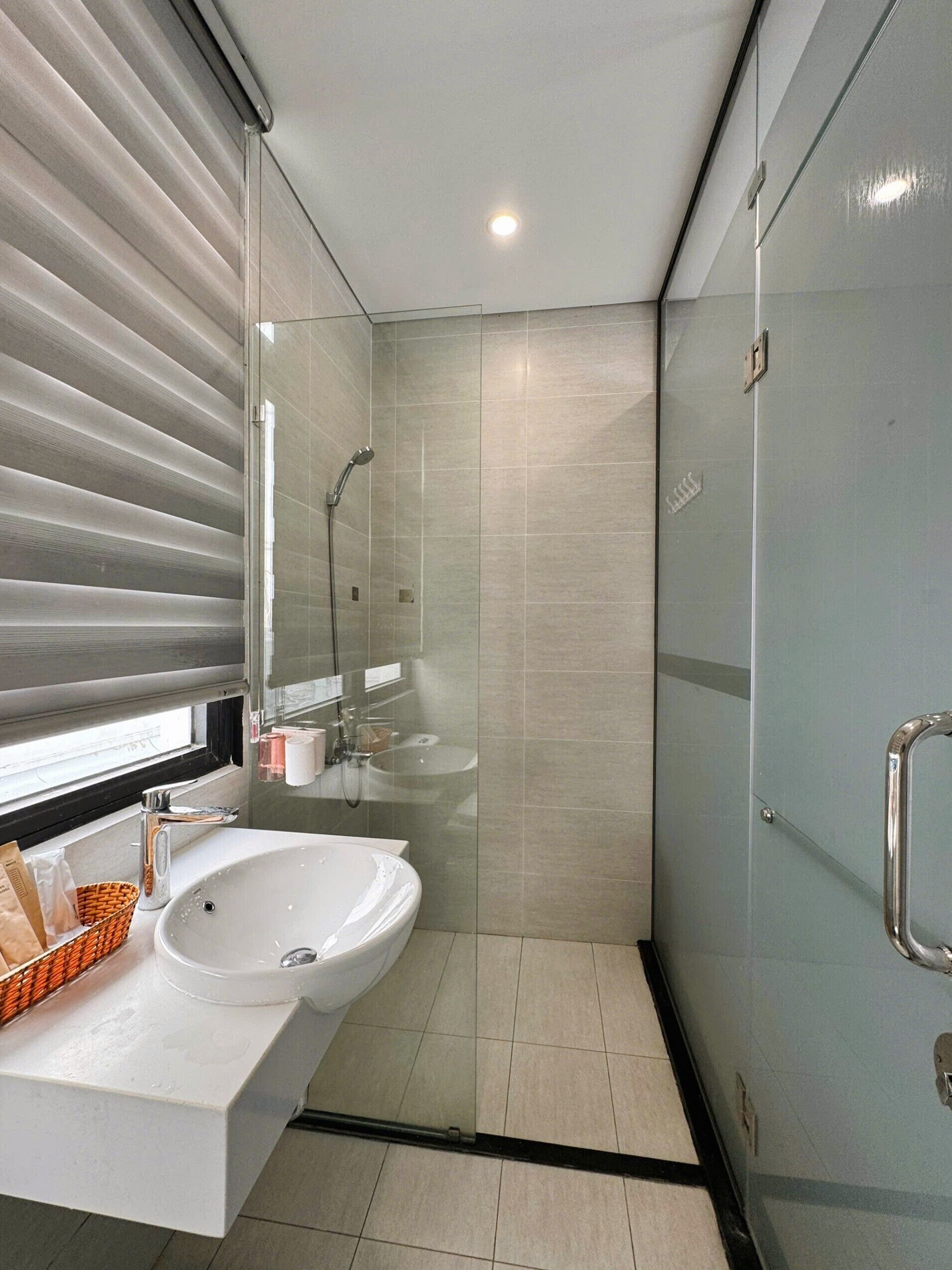 Dobbeltrom – standard, byutsikt | Bad