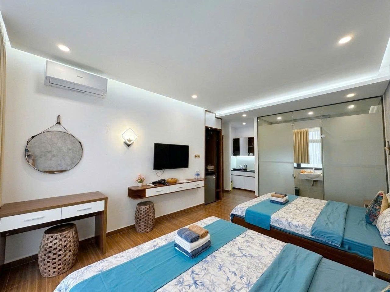 Blackout drapes, soundproofing, iron/ironing board, WiFi (free)