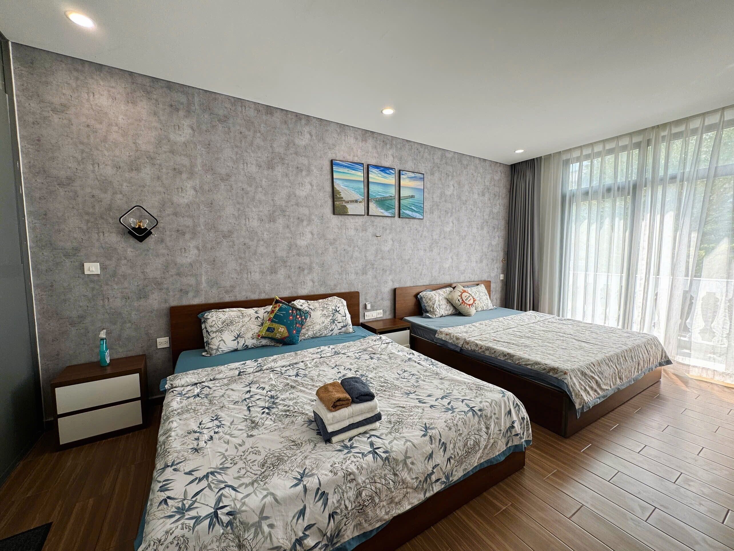 Quarto quádruplo luxo, sacada, vista para a cidade