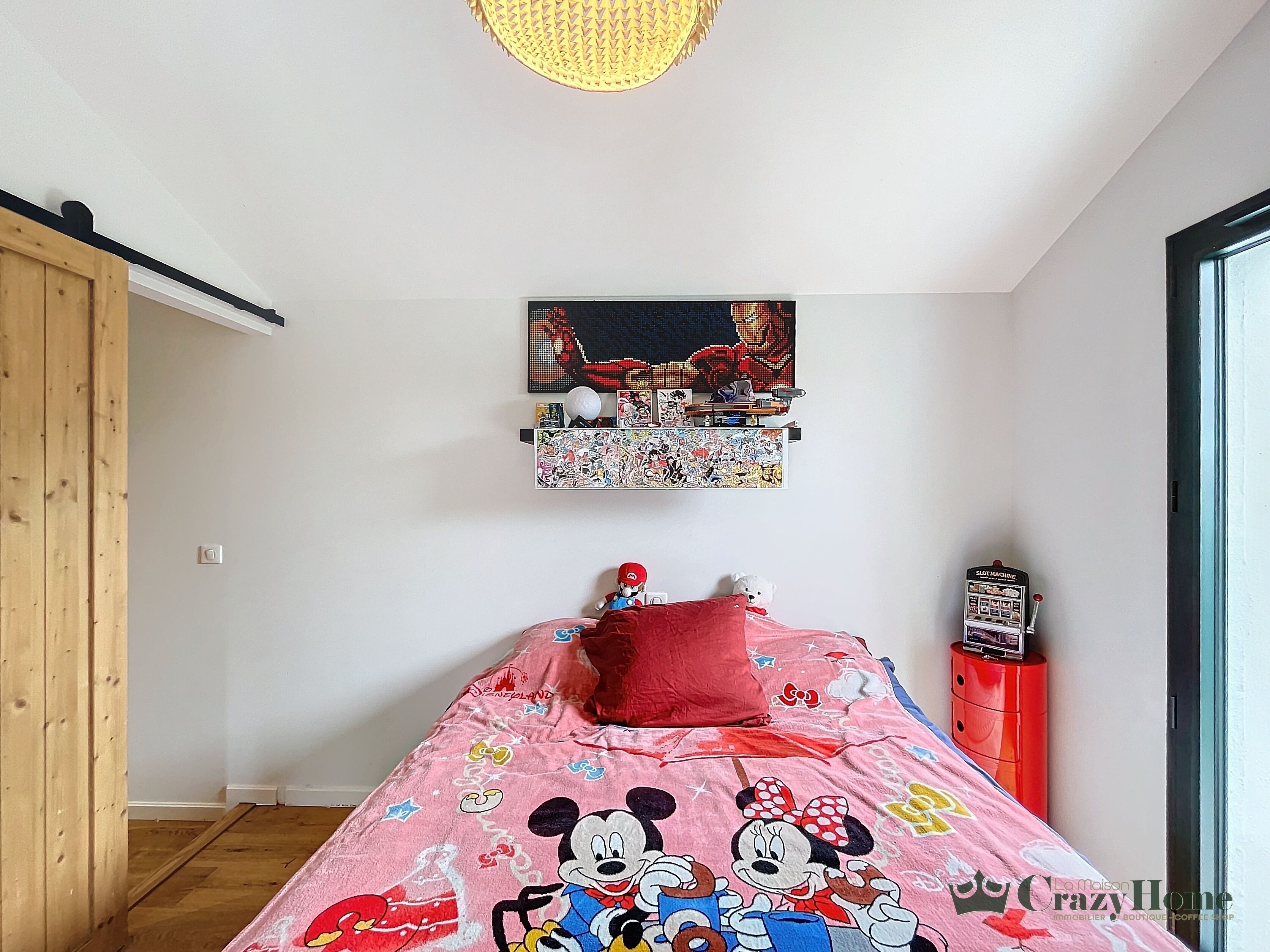 5 chambres, fer et planche à repasser, Wi-Fi, draps fournis