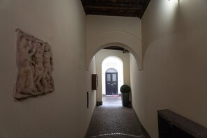 Interior - GuestHost - A comfortable and welcoming 45 square meters apartment, perfect for two people, located on the basement level of a period building (NO elevator, NO views).The property is located in an extremely strategic location (in a pedestrian zone, restr (Rome)
