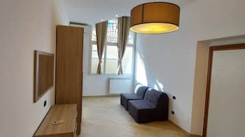 Căn hộ, quang cảnh sân vườn | Khu phòng khách