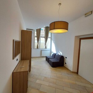 Appartamento, vista cortile | Area soggiorno