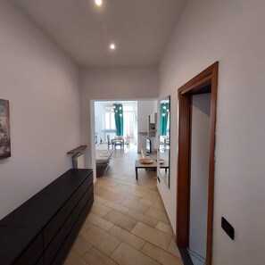 Apartment, Courtyard View | Interior - Amalia Apartments - Via la Farina (Florence)