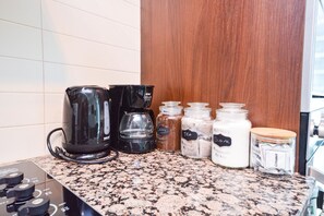 Kaffee und/oder Kaffeemaschine