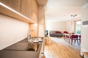 Apartament, balcó, vistes a la muntanya | Interior