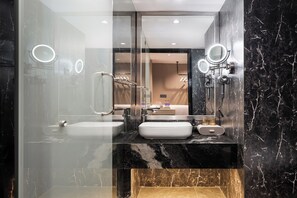 Kamar Superior, 1 Tempat Tidur Queen, pemandangan kota | Kamar mandi