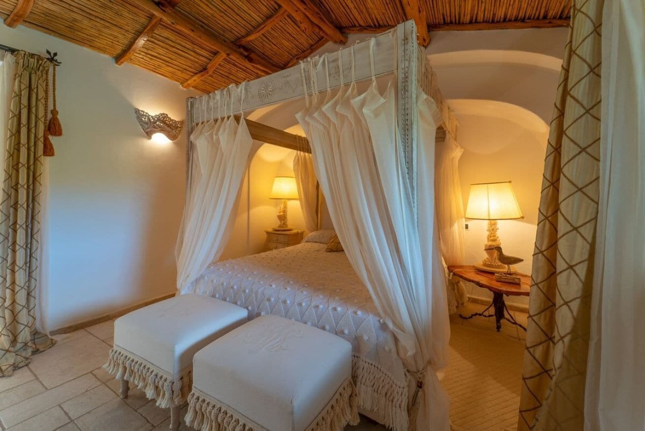 5 bedrooms