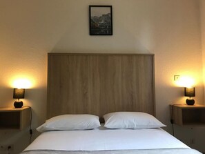 Soundproofing, iron/ironing board, free WiFi - LE RELAIS DE LA FORGE (Selonnet)
