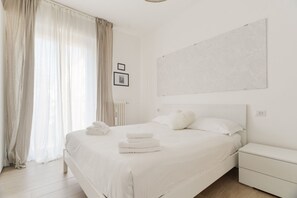 3 間睡房、熨斗/熨衫板