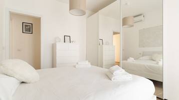 3 chambres, fer et planche à repasser