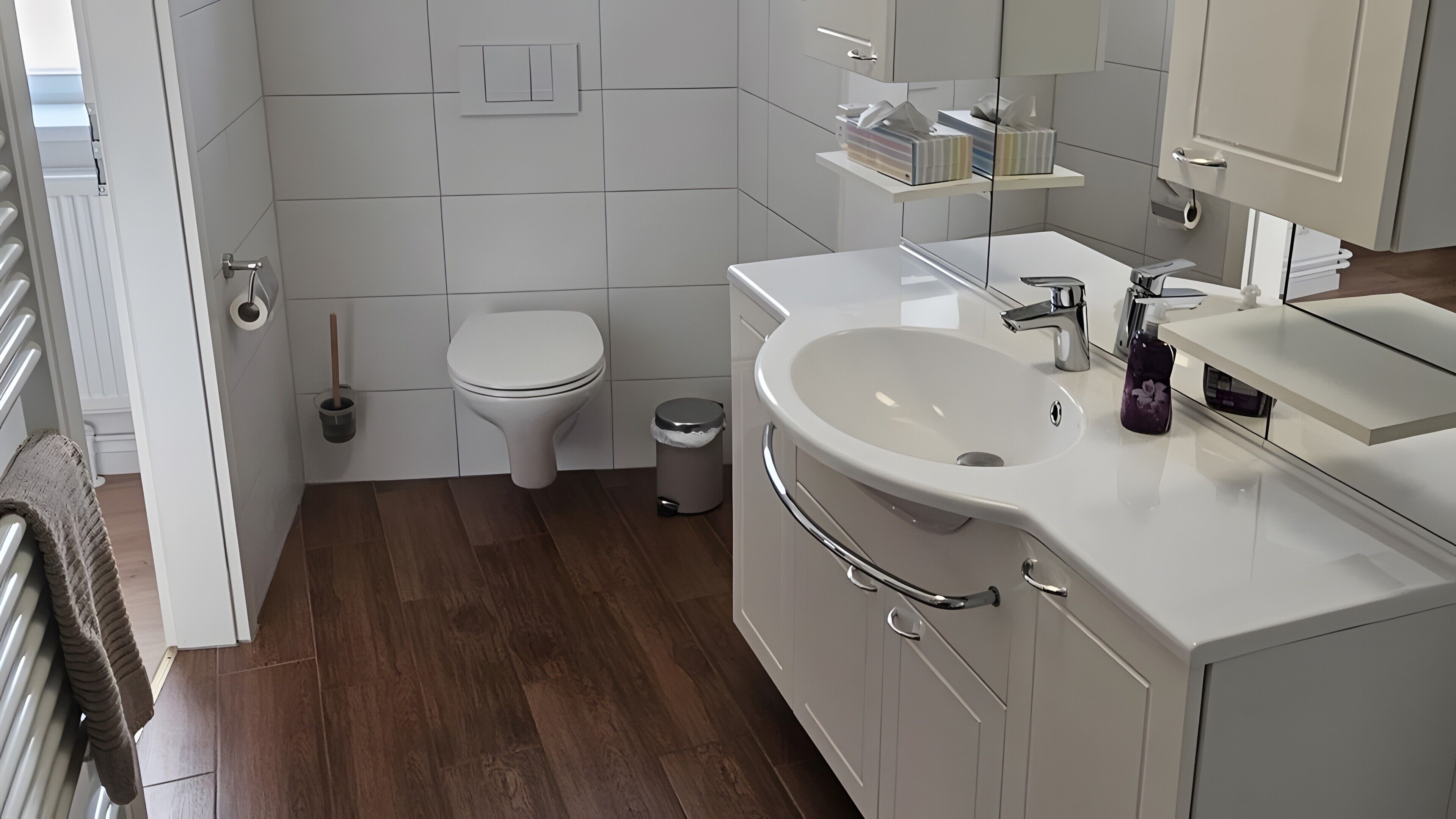 Dusche, Haartrockner, Handtücher