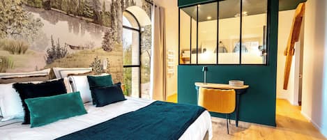 Suite Deluxe, vue sur le jardin | Coffre-fort, rideaux dâobscurcissement, systĂšme dâinsonorisation