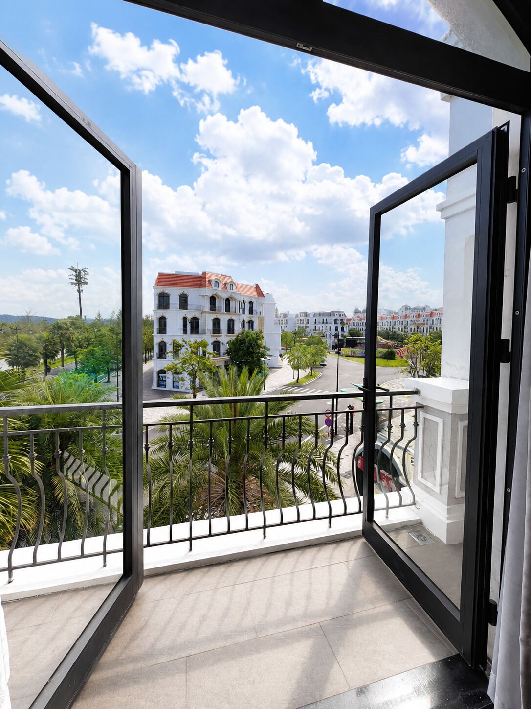 Deluxe Studio Suite, Balcony, City View | Free WiFi