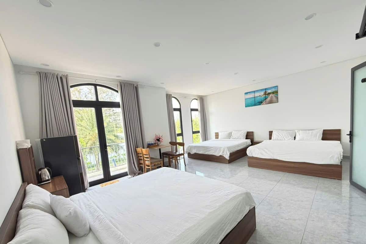 Deluxe Studio Suite, Balcony, City View