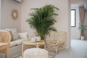 Comfort Suite, City View | Living room - Pine  Cedar Suites Hua Xiao Ye (Shanghai)