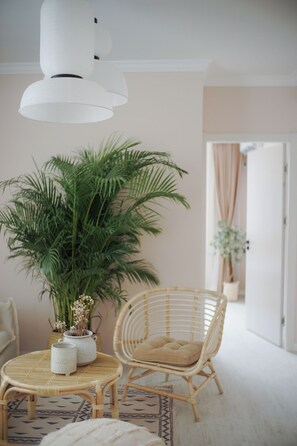 Comfort Suite, City View | Living room - Pine  Cedar Suites Hua Xiao Ye (Shanghai)